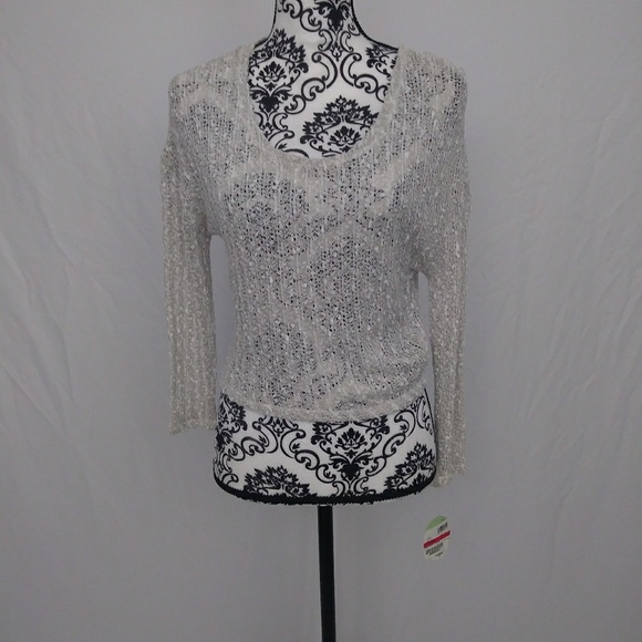 BONGO Sweaters - NWT Bongo Cream Color Sweater